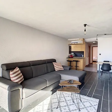 Ambassador 001 Apartment *